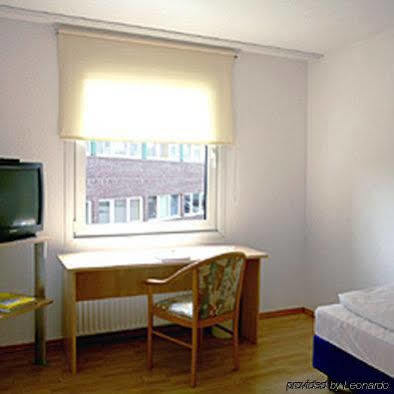 Vahrenwalder Hotel Hannover Exterior photo